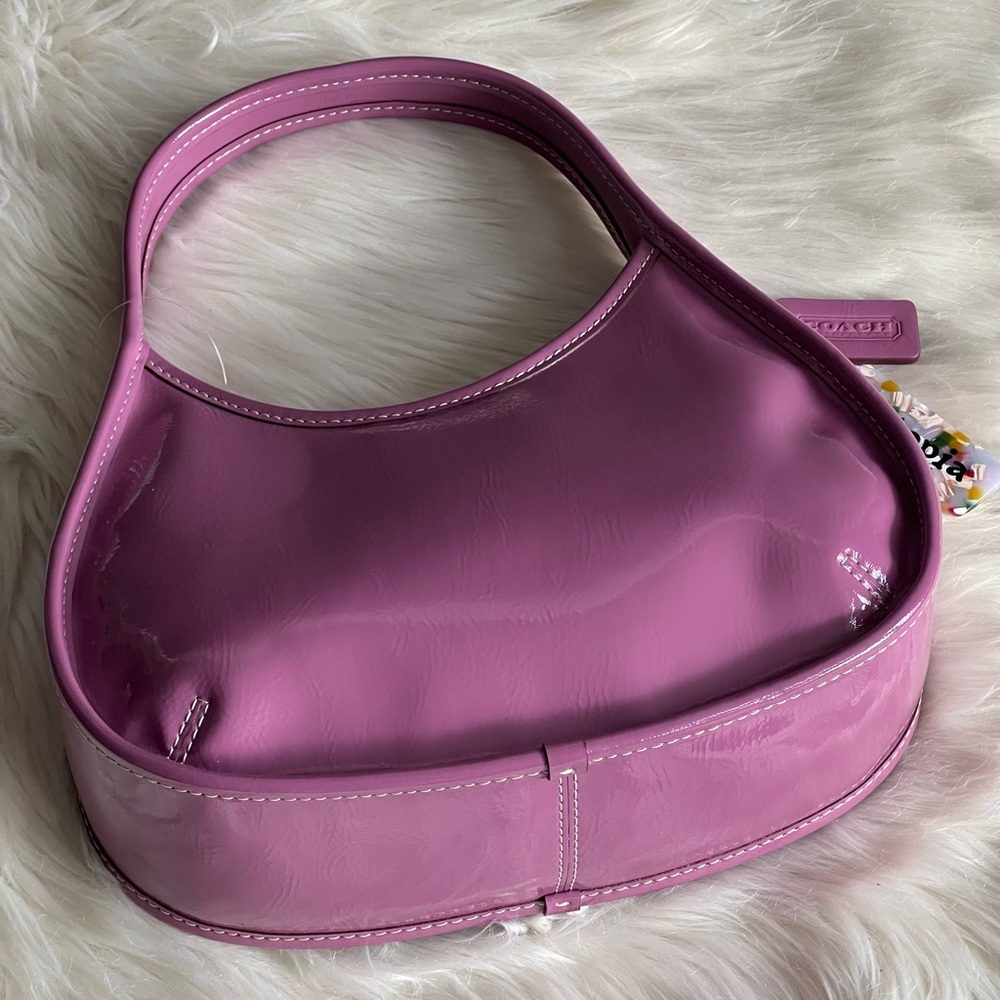 CQ003 - Coach Ergo Bag in Crinkle Patent Coachtopia Leather - Picture 6 of 12